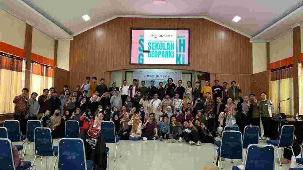 Youth Forum Geopark Maros Pangkep Gelar Sekolah Geopark, Pertama Kali di Dunia