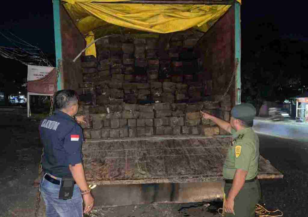 Gakkum KLHK Tangkap Pensiunan PNS sebagai Pemodal Pemalsuan Dokumen Kayu Ilegal di&nbsp;Sulsel