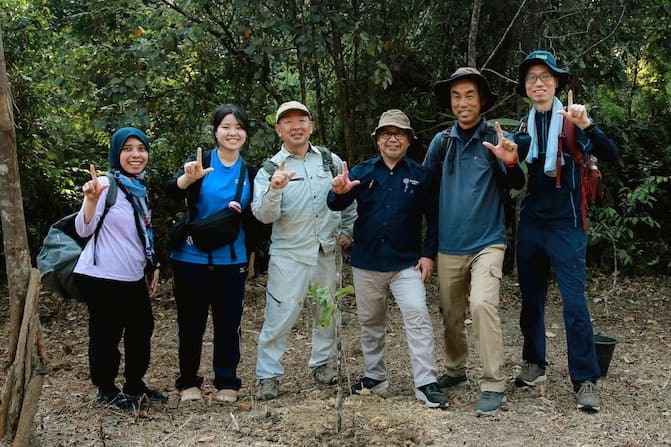 Belantara Foundation Ajak Pelajar Asal Jepang Tanam Pohon di Tahura Sultan Syarif&nbsp;Hasyim