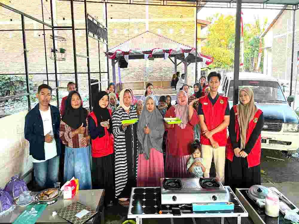 Keren, Mahasiswa KKNT Unhas Ubah Rumput Laut Menjadi Bahan Dasar Pembuatan&nbsp;Dodol