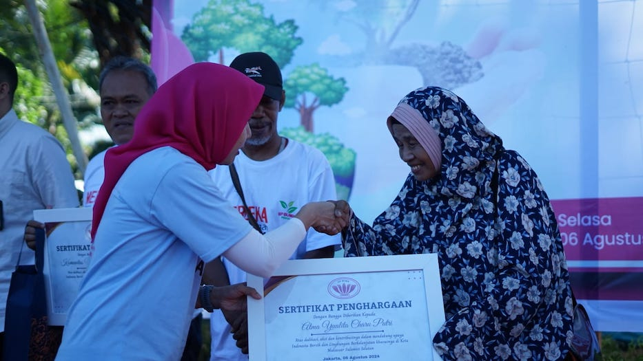 IIP BUMN Beri Penghargaan pada 5 Pihak Pengabdi Lingkungan di Makassar, Ini Daftarnya!  