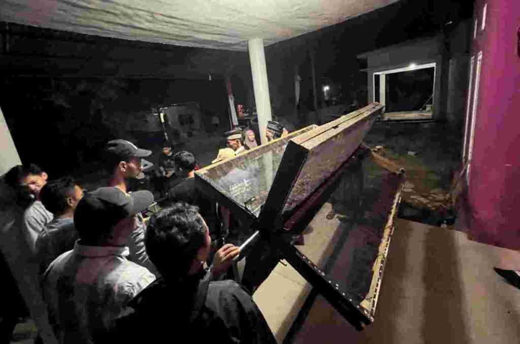 Mahasiswa Unhas Ciptakan Alat Pengering Rumput Laut yang Lebih Efisien dan&nbsp;Berkelanjutan