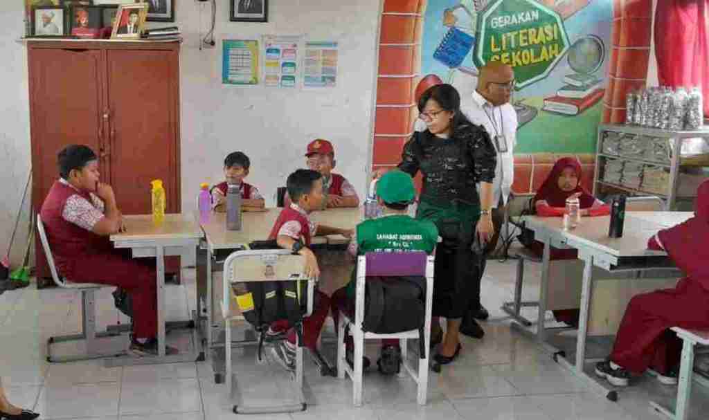 Tim Verifikasi Lapangan Adiwiyata Mandiri Beri Jempol SD Negeri Rappocini Makassar